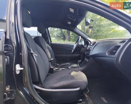 Черный Крайслер 200, объемом двигателя 3.61 л и пробегом 280 тыс. км за 7500 $, фото 10 на Automoto.ua