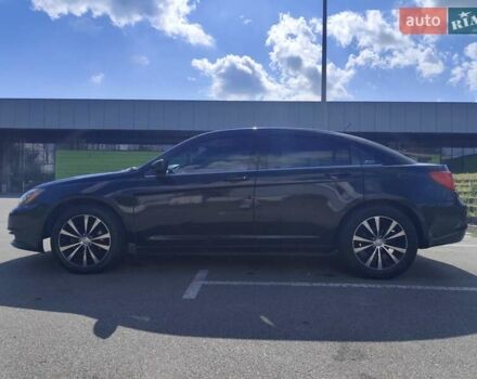 Черный Крайслер 200, объемом двигателя 3.61 л и пробегом 280 тыс. км за 7500 $, фото 2 на Automoto.ua