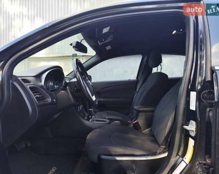 Черный Крайслер 200, объемом двигателя 3.61 л и пробегом 280 тыс. км за 7500 $, фото 1 на Automoto.ua