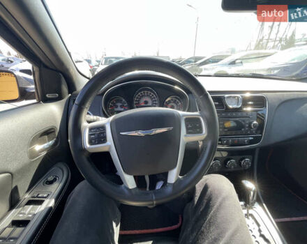 Крайслер 200 2013 в Львове на Automoto.ua Черный Крайслер 200, объемом двигателя 3.61 л и пробегом 46 тыс. км за 6800 $, фото 8 на Automoto.ua