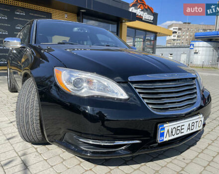 Крайслер 200 2013 в Львове на Automoto.ua Черный Крайслер 200, объемом двигателя 3.61 л и пробегом 46 тыс. км за 6800 $, фото 1 на Automoto.ua