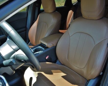 Чорний Крайслер 200, об'ємом двигуна 2.4 л та пробігом 196 тис. км за 10000 $, фото 7 на Automoto.ua