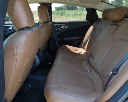 Чорний Крайслер 200, об'ємом двигуна 2.4 л та пробігом 196 тис. км за 10000 $, фото 9 на Automoto.ua