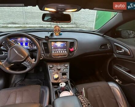 Черный Крайслер 200, объемом двигателя 3.6 л и пробегом 218 тыс. км за 9700 $, фото 6 на Automoto.ua