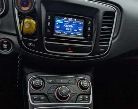 Чорний Крайслер 200, об'ємом двигуна 2.36 л та пробігом 230 тис. км за 7900 $, фото 6 на Automoto.ua