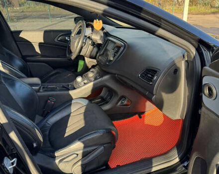 Крайслер 200 2014 в Первомайск на Automoto.ua Черный Крайслер 200, объемом двигателя 2.36 л и пробегом 177 тыс. км за 11000 $, фото 7 на Automoto.ua