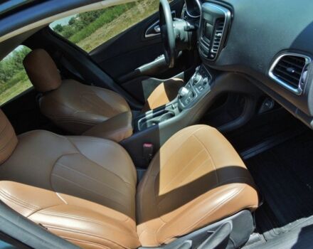 Чорний Крайслер 200, об'ємом двигуна 2.4 л та пробігом 196 тис. км за 10000 $, фото 14 на Automoto.ua