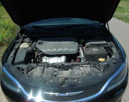 Чорний Крайслер 200, об'ємом двигуна 2.4 л та пробігом 196 тис. км за 10000 $, фото 15 на Automoto.ua