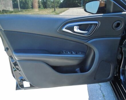 Чорний Крайслер 200, об'ємом двигуна 2.4 л та пробігом 196 тис. км за 10000 $, фото 10 на Automoto.ua