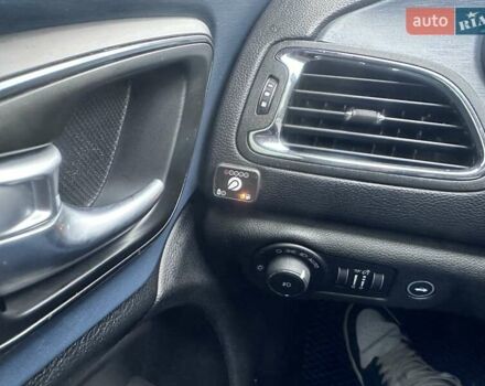 Черный Крайслер 200, объемом двигателя 3.6 л и пробегом 139 тыс. км за 10400 $, фото 26 на Automoto.ua