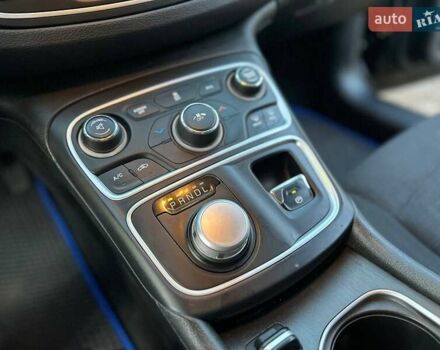 Чорний Крайслер 200, об'ємом двигуна 2.36 л та пробігом 220 тис. км за 7950 $, фото 20 на Automoto.ua