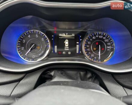 Чорний Крайслер 200, об'ємом двигуна 2.36 л та пробігом 192 тис. км за 9500 $, фото 15 на Automoto.ua