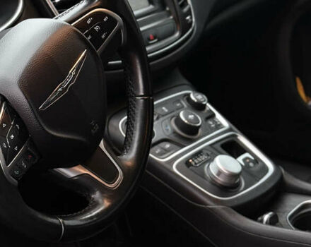 Черный Крайслер 200, объемом двигателя 2.36 л и пробегом 198 тыс. км за 8850 $, фото 9 на Automoto.ua