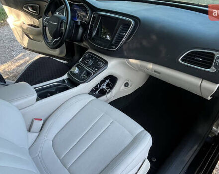 Черный Крайслер 200, объемом двигателя 2.4 л и пробегом 201 тыс. км за 9800 $, фото 32 на Automoto.ua