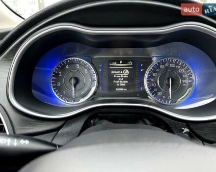 Черный Крайслер 200, объемом двигателя 2.4 л и пробегом 243 тыс. км за 8500 $, фото 12 на Automoto.ua