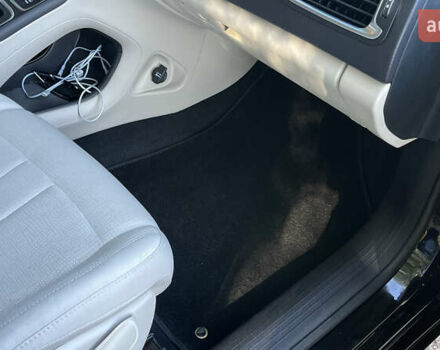 Черный Крайслер 200, объемом двигателя 2.4 л и пробегом 201 тыс. км за 9800 $, фото 34 на Automoto.ua