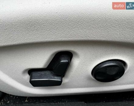 Чорний Крайслер 200, об'ємом двигуна 2.36 л та пробігом 192 тис. км за 9500 $, фото 12 на Automoto.ua