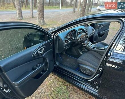 Чорний Крайслер 200, об'ємом двигуна 2.36 л та пробігом 220 тис. км за 7950 $, фото 18 на Automoto.ua