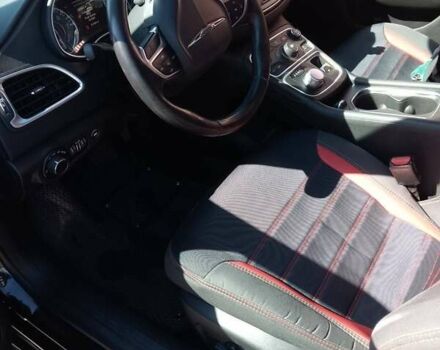 Черный Крайслер 200, объемом двигателя 2.4 л и пробегом 216 тыс. км за 9800 $, фото 5 на Automoto.ua