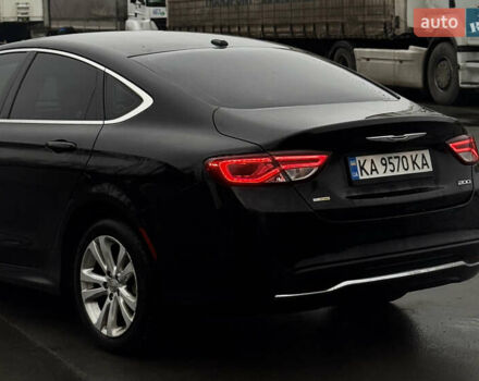 Черный Крайслер 200, объемом двигателя 2.36 л и пробегом 198 тыс. км за 8850 $, фото 5 на Automoto.ua