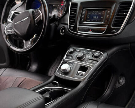 Черный Крайслер 200, объемом двигателя 2.36 л и пробегом 198 тыс. км за 8850 $, фото 10 на Automoto.ua