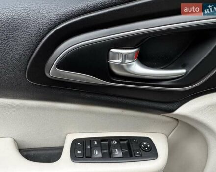 Чорний Крайслер 200, об'ємом двигуна 2.36 л та пробігом 192 тис. км за 9500 $, фото 10 на Automoto.ua