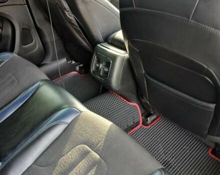 Черный Крайслер 200, объемом двигателя 2.36 л и пробегом 110 тыс. км за 13500 $, фото 14 на Automoto.ua