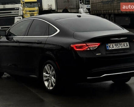 Черный Крайслер 200, объемом двигателя 2.36 л и пробегом 198 тыс. км за 8850 $, фото 4 на Automoto.ua