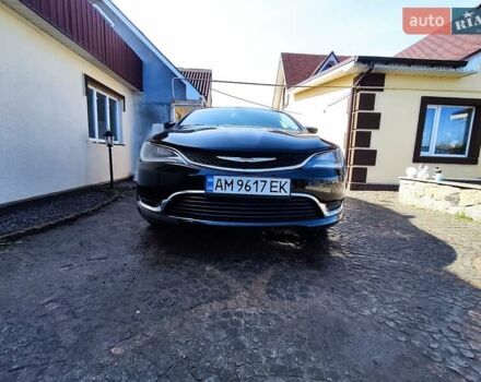 Крайслер 200 2015 в Андрушевке на Automoto.ua Черный Крайслер 200, объемом двигателя 2.36 л и пробегом 230 тыс. км за 8000 $, фото 5 на Automoto.ua