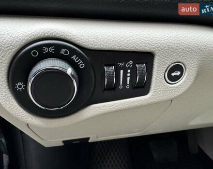 Чорний Крайслер 200, об'ємом двигуна 2.36 л та пробігом 192 тис. км за 9500 $, фото 11 на Automoto.ua