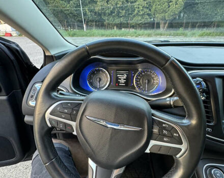 Черный Крайслер 200, объемом двигателя 2.4 л и пробегом 220 тыс. км за 8700 $, фото 5 на Automoto.ua