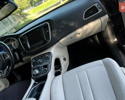 Черный Крайслер 200, объемом двигателя 2.4 л и пробегом 201 тыс. км за 9800 $, фото 31 на Automoto.ua