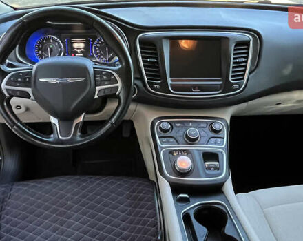 Черный Крайслер 200, объемом двигателя 2.4 л и пробегом 201 тыс. км за 9800 $, фото 27 на Automoto.ua