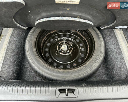 Чорний Крайслер 200, об'ємом двигуна 2.36 л та пробігом 230 тис. км за 9400 $, фото 13 на Automoto.ua