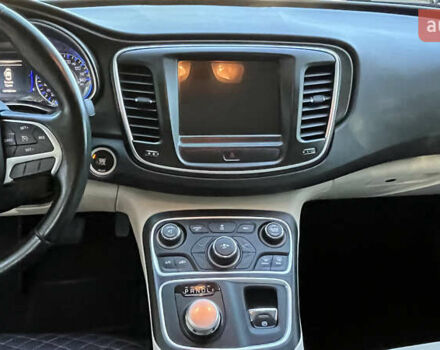 Черный Крайслер 200, объемом двигателя 2.4 л и пробегом 201 тыс. км за 9800 $, фото 28 на Automoto.ua