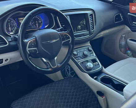 Черный Крайслер 200, объемом двигателя 2.4 л и пробегом 201 тыс. км за 9800 $, фото 18 на Automoto.ua