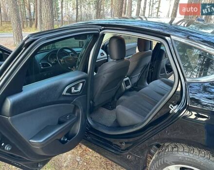 Чорний Крайслер 200, об'ємом двигуна 2.36 л та пробігом 220 тис. км за 7950 $, фото 17 на Automoto.ua