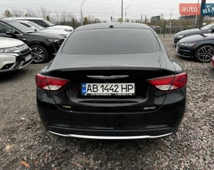 Чорний Крайслер 200, об'ємом двигуна 2.36 л та пробігом 192 тис. км за 9500 $, фото 5 на Automoto.ua