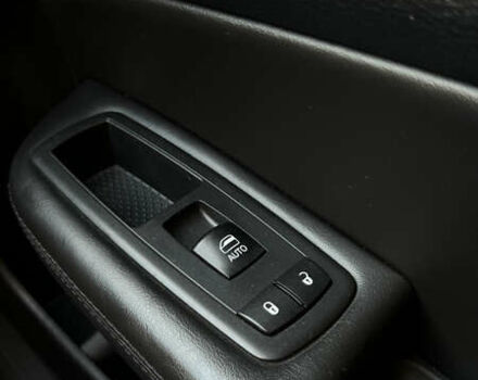 Черный Крайслер 200, объемом двигателя 2.36 л и пробегом 163 тыс. км за 12500 $, фото 14 на Automoto.ua