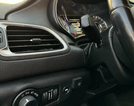 Черный Крайслер 200, объемом двигателя 2.36 л и пробегом 163 тыс. км за 12500 $, фото 12 на Automoto.ua