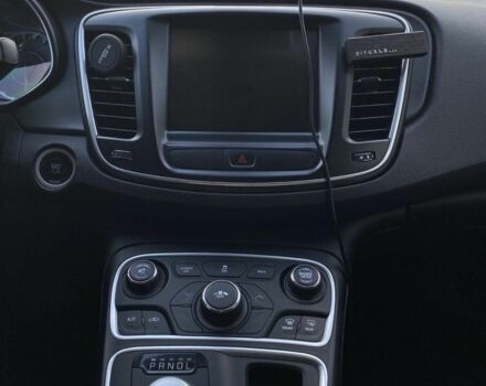 Чорний Крайслер 200, об'ємом двигуна 2.4 л та пробігом 104 тис. км за 12000 $, фото 5 на Automoto.ua