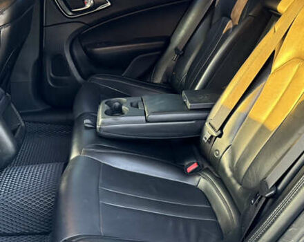 Черный Крайслер 200, объемом двигателя 2.36 л и пробегом 163 тыс. км за 12500 $, фото 10 на Automoto.ua