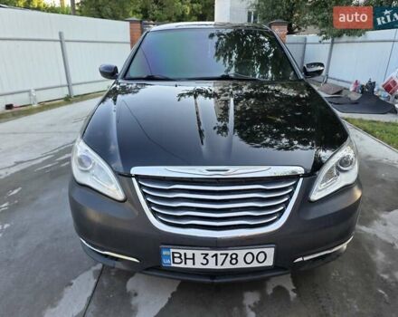 Черный Крайслер 200, объемом двигателя 2.4 л и пробегом 260 тыс. км за 4750 $, фото 1 на Automoto.ua