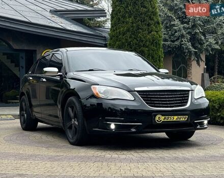 Черный Крайслер 200, объемом двигателя 3.61 л и пробегом 58 тыс. км за 9750 $, фото 1 на Automoto.ua