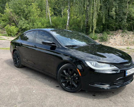 Черный Крайслер 200, объемом двигателя 2.4 л и пробегом 208 тыс. км за 10000 $, фото 1 на Automoto.ua