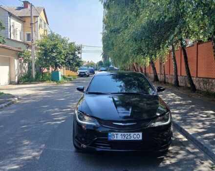 Черный Крайслер 200, объемом двигателя 2.36 л и пробегом 210 тыс. км за 10500 $, фото 1 на Automoto.ua
