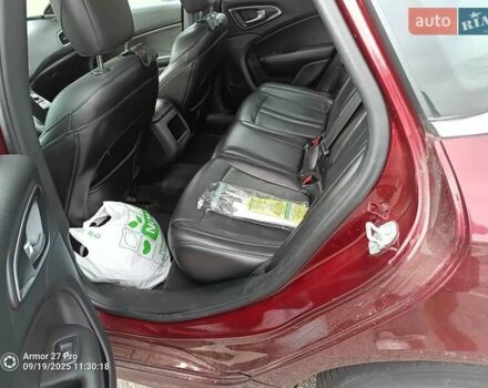 Фиолетовый Крайслер 200, объемом двигателя 2.4 л и пробегом 175 тыс. км за 8300 $, фото 3 на Automoto.ua