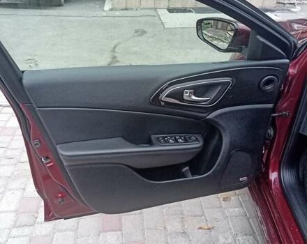 Червоний Крайслер 200, об'ємом двигуна 3.6 л та пробігом 118 тис. км за 10900 $, фото 6 на Automoto.ua