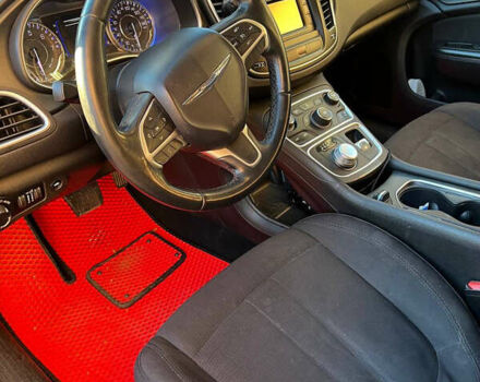 Красный Крайслер 200, объемом двигателя 2.36 л и пробегом 175 тыс. км за 7500 $, фото 7 на Automoto.ua