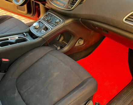 Красный Крайслер 200, объемом двигателя 2.36 л и пробегом 175 тыс. км за 7500 $, фото 8 на Automoto.ua